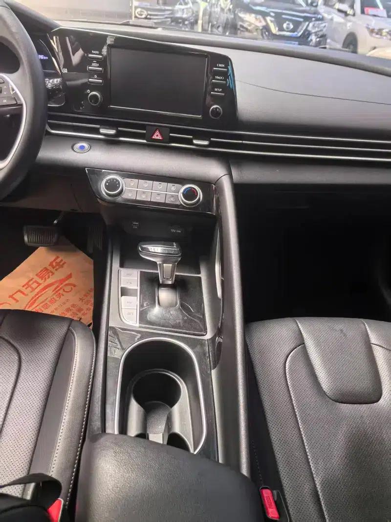 Hyundai Elantra 2022 1.5L CVT GLX Elite Edition — миниатюра 7