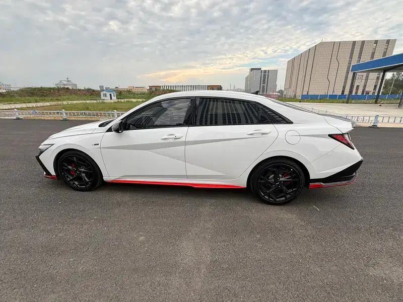 2023 Hyundai Elantra 1.4T DCT LUX Premium N Line — миниатюра 4