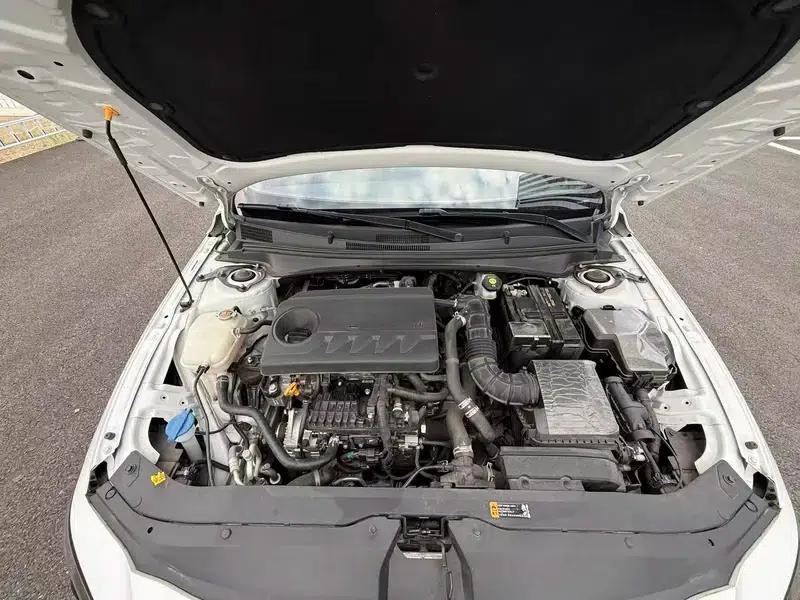 2023 Hyundai Elantra 1.4T DCT LUX Premium N Line — миниатюра 8