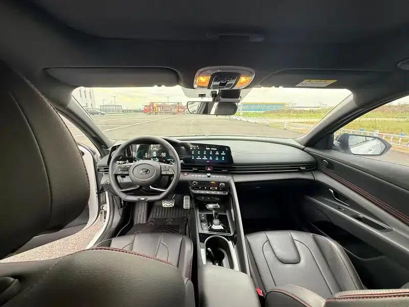 2023 Hyundai Elantra 1.4T DCT LUX Premium N Line — миниатюра 9