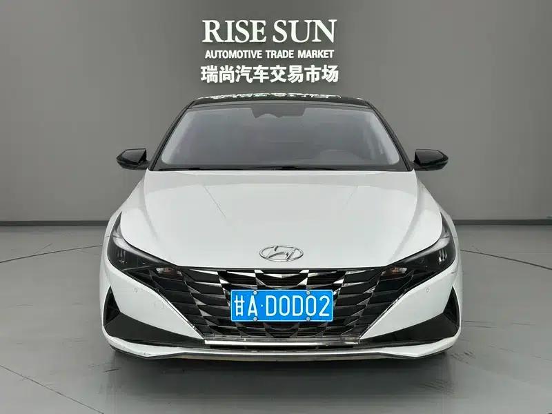 Hyundai Elantra 2021 1.5L CVT LUX Premium Edition — миниатюра 2