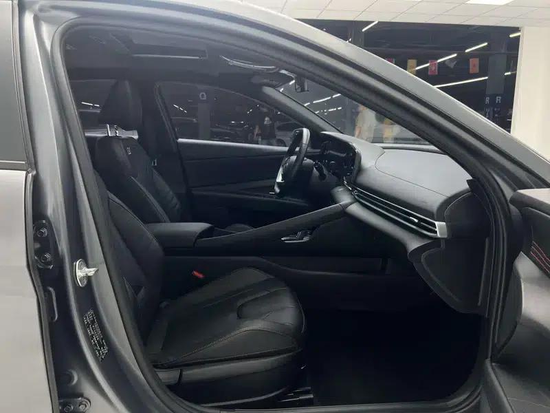 Hyundai Elantra 2022 1.5L CVT 20th SE 20th Anniversary Edition — миниатюра 13