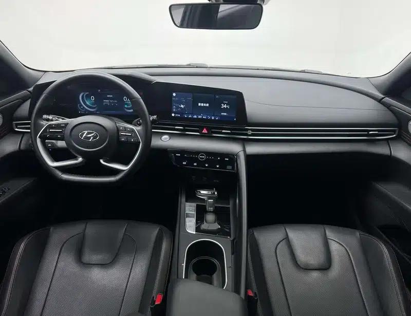Hyundai Elantra 2022 1.5L CVT 20th SE 20th Anniversary Edition — миниатюра 18