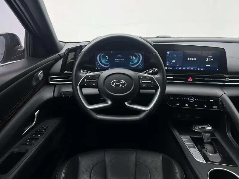 Hyundai Elantra 2022 1.5L CVT 20th SE 20th Anniversary Edition — миниатюра 19