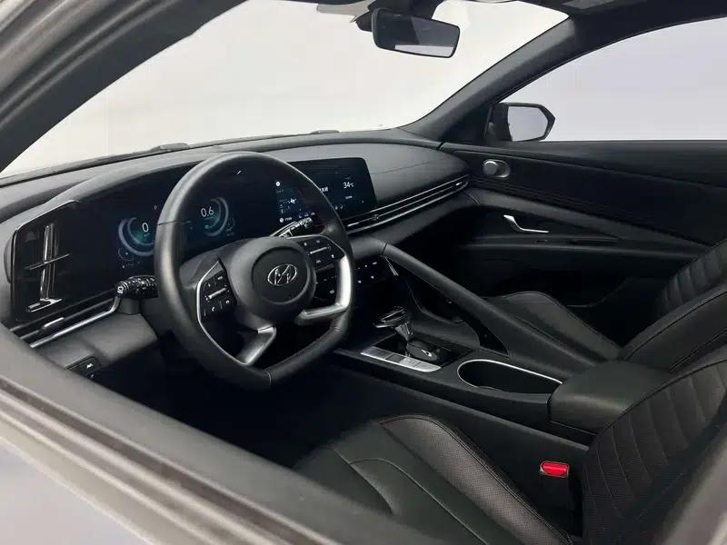 Hyundai Elantra 2022 1.5L CVT 20th SE 20th Anniversary Edition — миниатюра 22