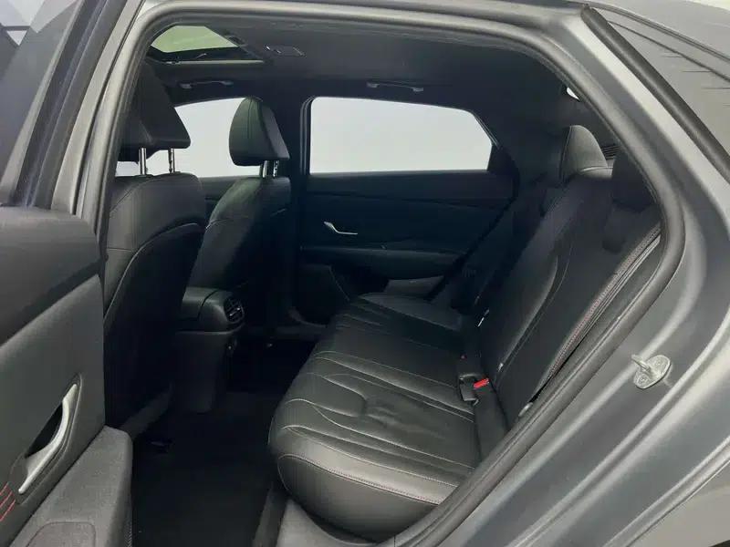Hyundai Elantra 2022 1.5L CVT 20th SE 20th Anniversary Edition — миниатюра 23
