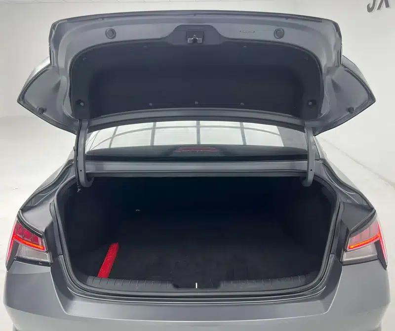 Hyundai Elantra 2022 1.5L CVT 20th SE 20th Anniversary Edition — миниатюра 25