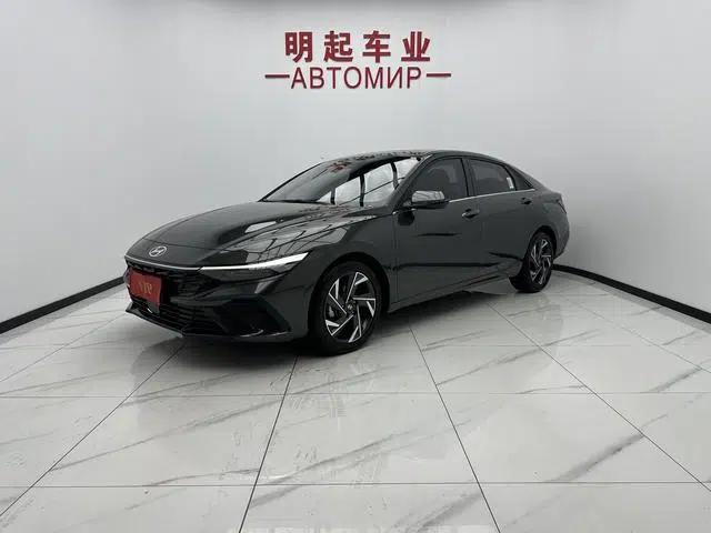 Hyundai Elantra 2023 1.5L CVT LUX Premium Edition