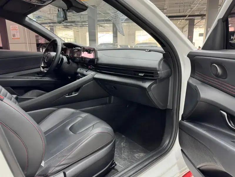 2023 Hyundai Elantra 1.4T DCT LUX Premium N Line — миниатюра 9