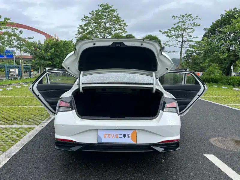 Hyundai Elantra 2021 1.5L CVT GLX Elite Edition — миниатюра 12
