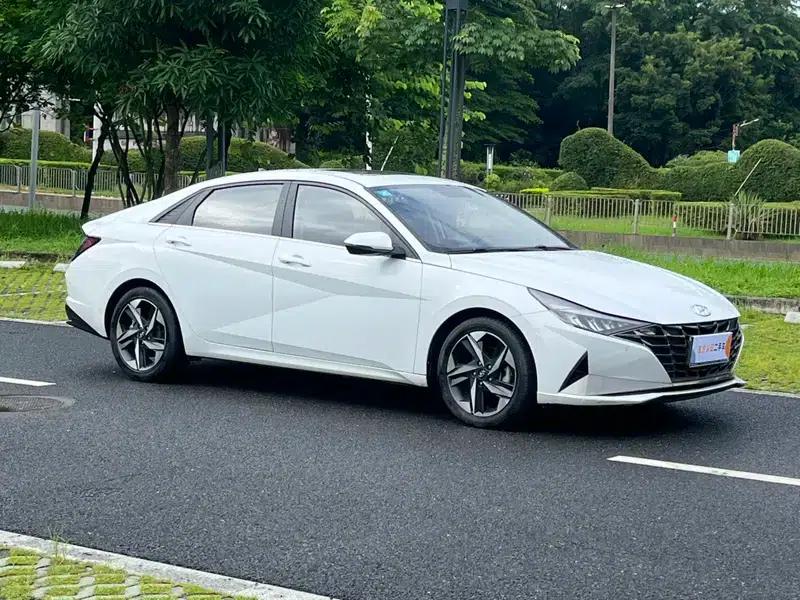 Hyundai Elantra 2021 1.5L CVT GLX Elite Edition — миниатюра 3