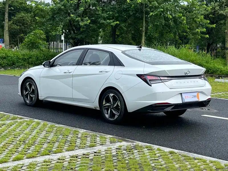 Hyundai Elantra 2021 1.5L CVT GLX Elite Edition — миниатюра 4