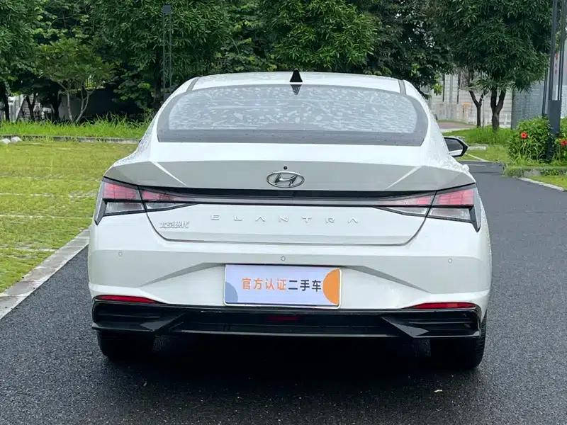 Hyundai Elantra 2021 1.5L CVT GLX Elite Edition — миниатюра 5