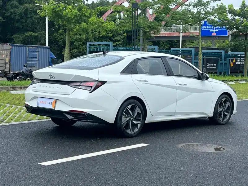 Hyundai Elantra 2021 1.5L CVT GLX Elite Edition — миниатюра 6
