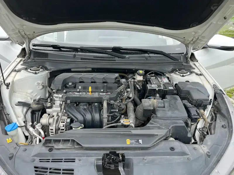 Hyundai Elantra 2021 1.5L CVT GLX Elite Edition — миниатюра 8