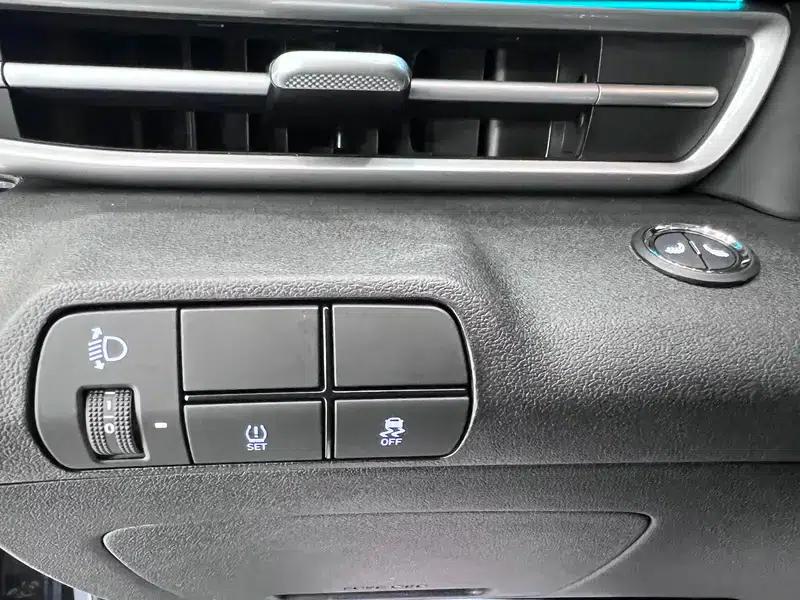 Hyundai Elantra 2022 1.5L CVT GLX Elite Edition — миниатюра 11