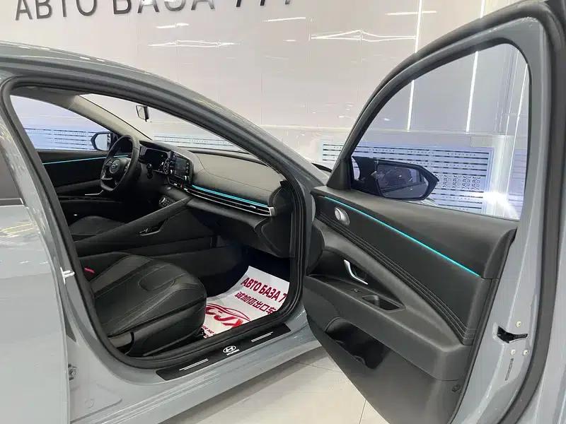 Hyundai Elantra 2022 1.5L CVT GLX Elite Edition — миниатюра 19