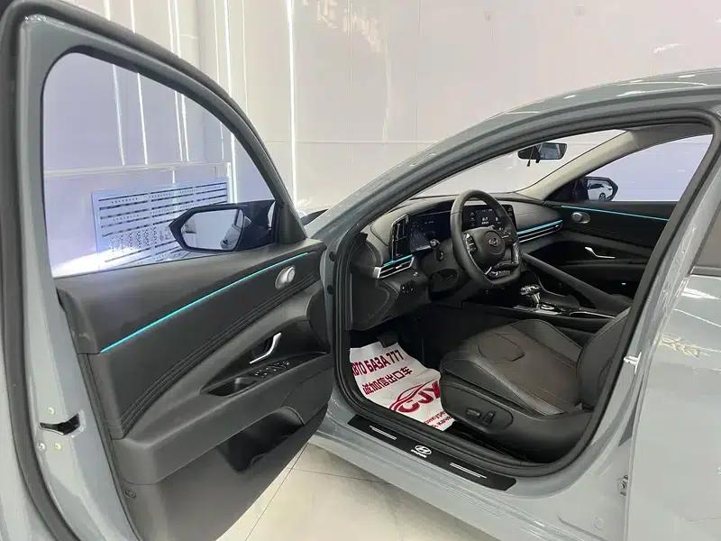 Hyundai Elantra 2022 1.5L CVT GLX Elite Edition — миниатюра 21
