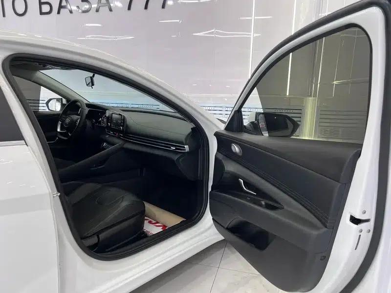 Hyundai Elantra 2022 1.5L CVT GLX Elite Edition — миниатюра 21