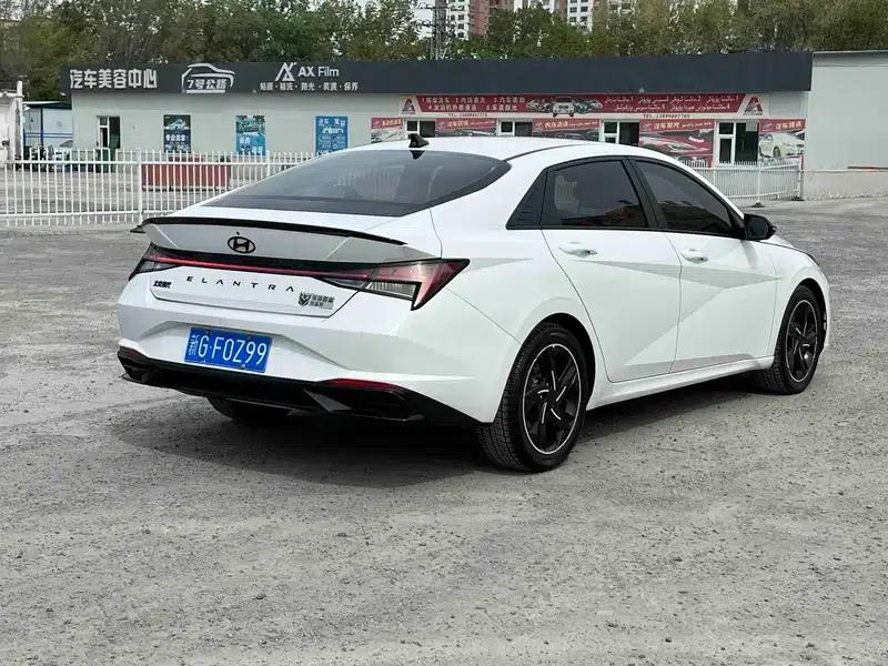 Hyundai Elantra 2022 1.5L CVT 20th SE 20th Anniversary Edition — миниатюра 6