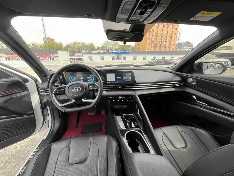 Hyundai Elantra 2022 1.5L CVT 20th SE 20th Anniversary Edition — миниатюра 7