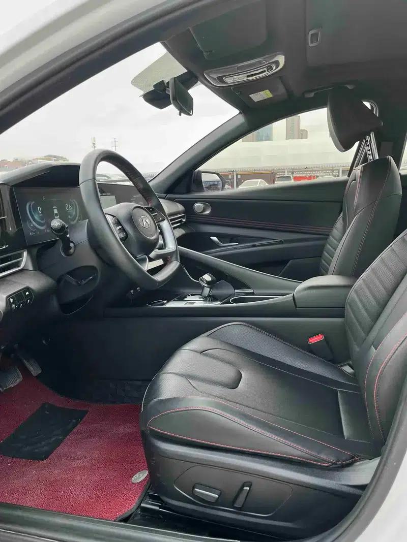 Hyundai Elantra 2022 1.5L CVT 20th SE 20th Anniversary Edition — миниатюра 8