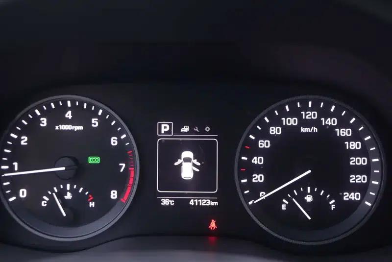 Tucson 2018 1.6T Dual-Clutch Two-Wheel Drive 15th Anniversary Special Edition — миниатюра 11