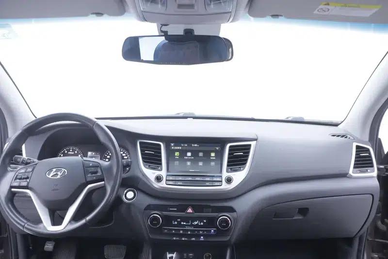 Tucson 2018 1.6T Dual-Clutch Two-Wheel Drive 15th Anniversary Special Edition — миниатюра 10
