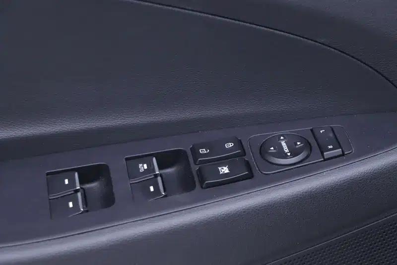 Tucson 2015 1.6T Dual-Clutch Two-Wheel Drive Intelligent Model — миниатюра 17
