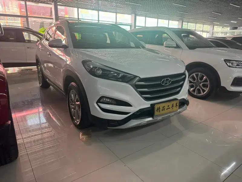 Tucson 2015 2.0L Automatic 2WD Smart Edition — миниатюра 3