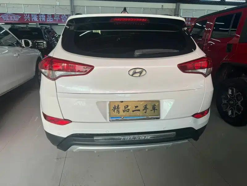 Tucson 2015 2.0L Automatic 2WD Smart Edition — миниатюра 5