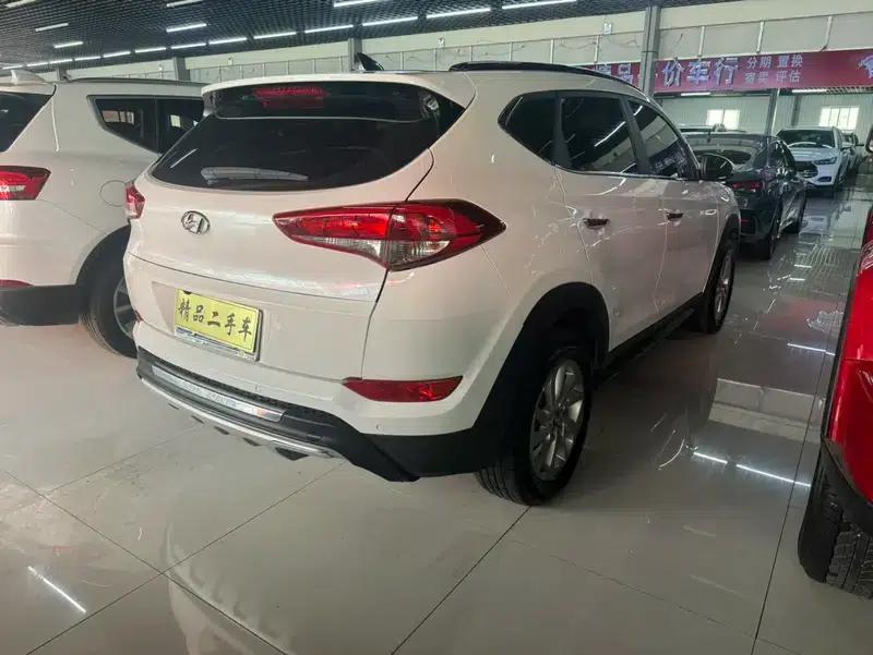 Tucson 2015 2.0L Automatic 2WD Smart Edition — миниатюра 6