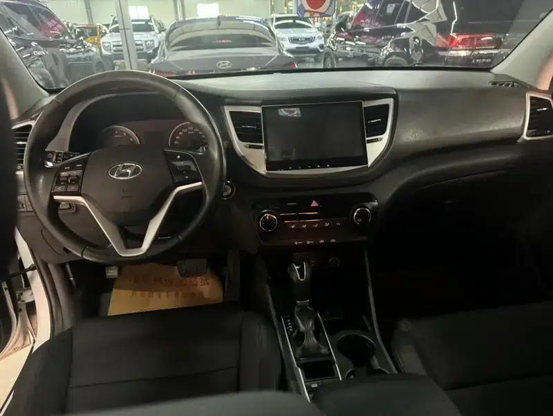 Tucson 2015 2.0L Automatic 2WD Smart Edition — миниатюра 8