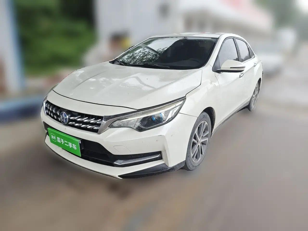 Venucia D60 2018 1.6L CVT Smart Connect Elite Edition — миниатюра 1