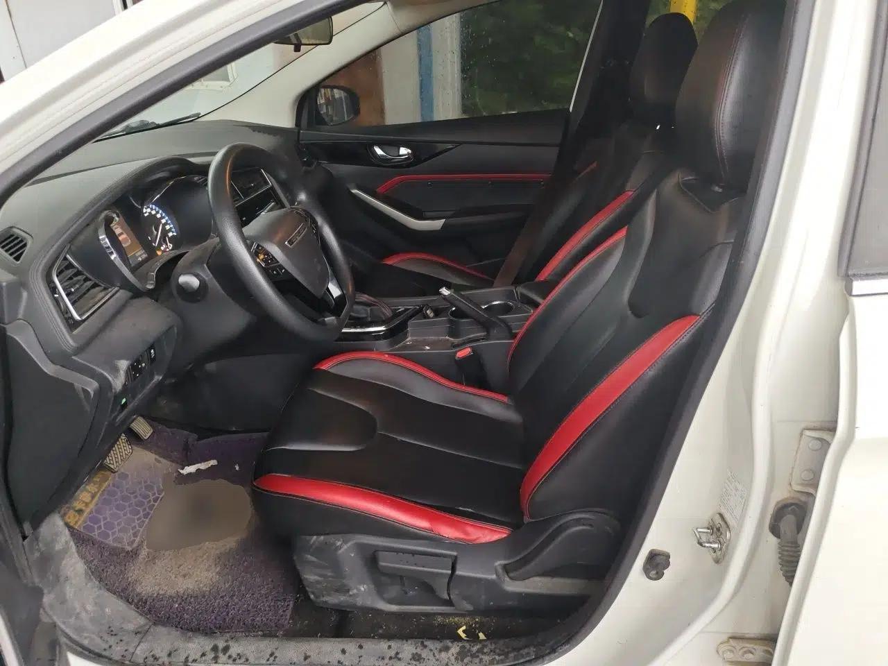 Venucia D60 2018 1.6L CVT Smart Connect Elite Edition — миниатюра 15