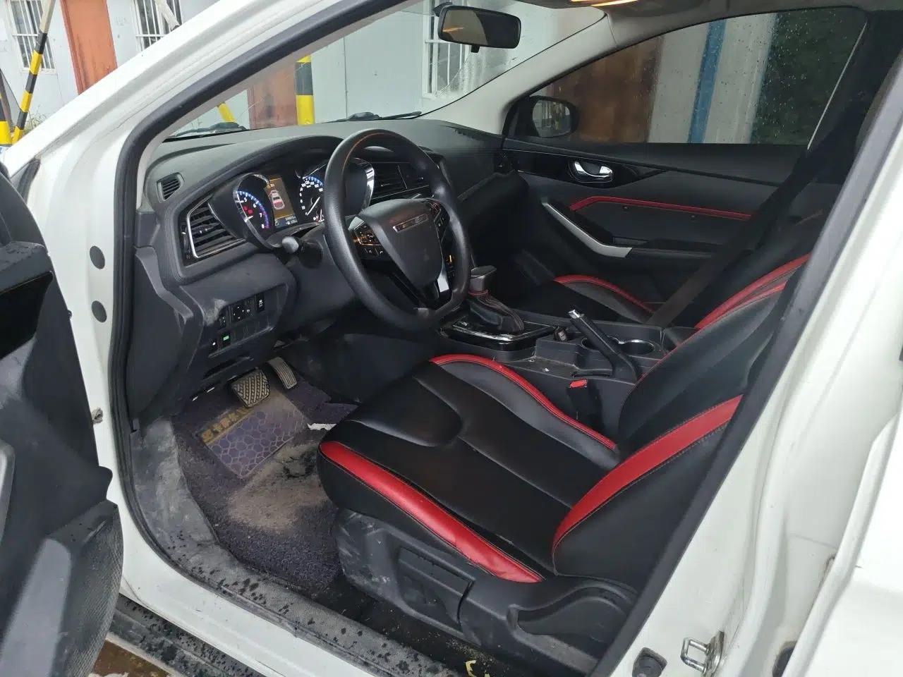 Venucia D60 2018 1.6L CVT Smart Connect Elite Edition — миниатюра 16