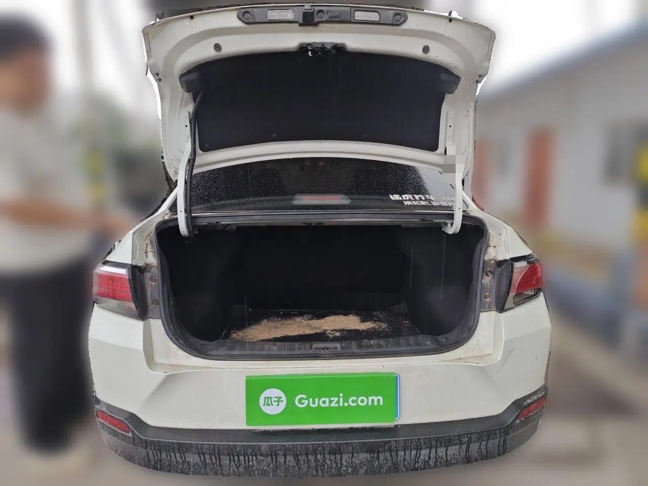 Venucia D60 2018 1.6L CVT Smart Connect Elite Edition — миниатюра 19