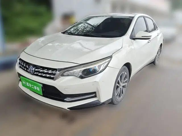 Venucia D60 2018 1.6L CVT Smart Connect Elite Edition