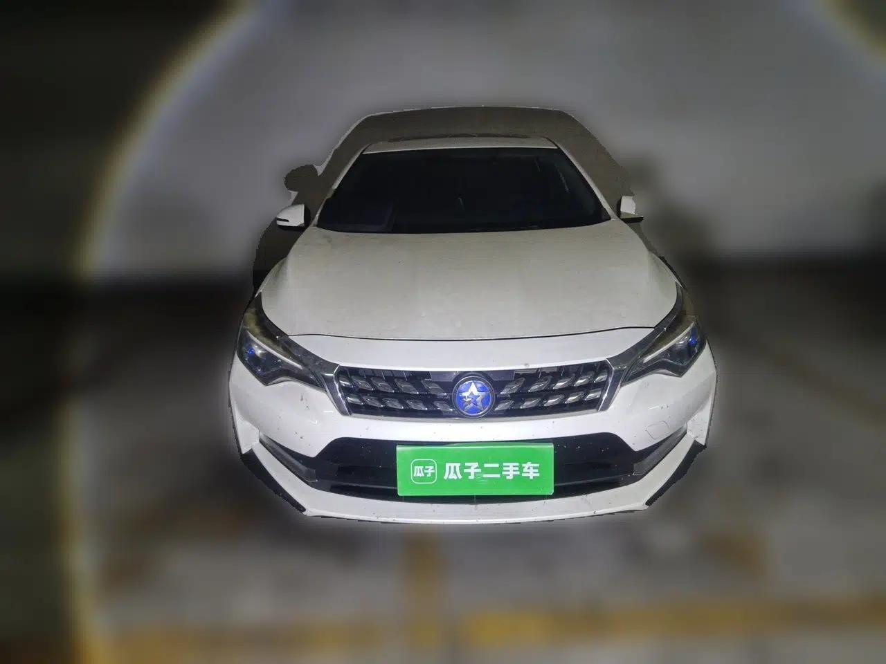 Venucia D60 2018 1.6L Manual Smart Connect Elite Edition — миниатюра 2