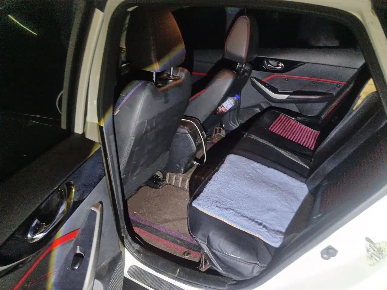 Venucia D60 2018 1.6L Manual Smart Connect Elite Edition — миниатюра 17