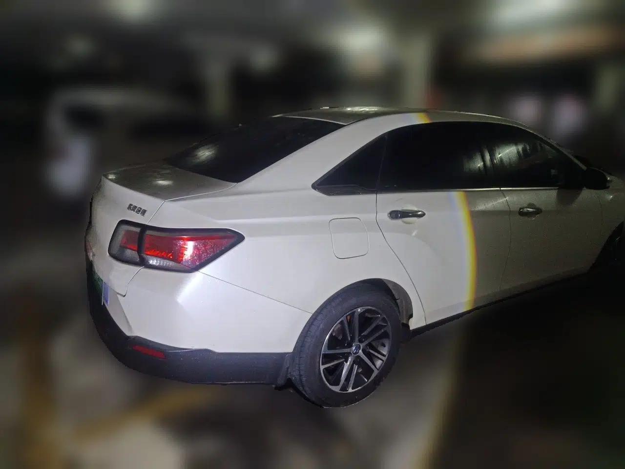 Venucia D60 2018 1.6L Manual Smart Connect Elite Edition — миниатюра 6