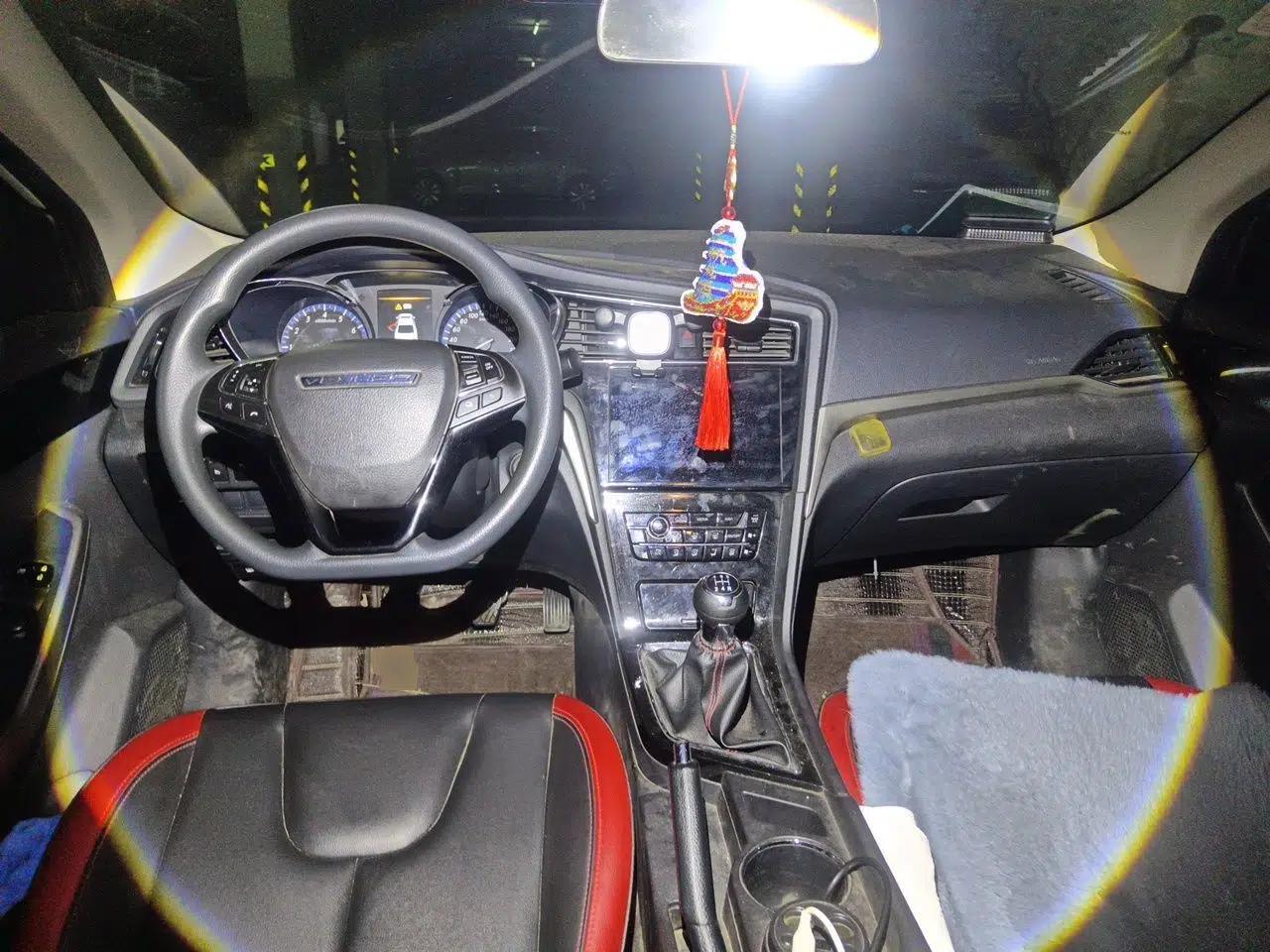 Venucia D60 2018 1.6L Manual Smart Connect Elite Edition — миниатюра 9