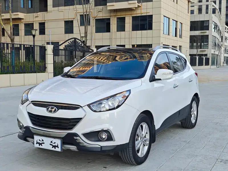 Hyundai ix35 2012 2.0L Automatic 4WD Premium Edition GLS — миниатюра 1