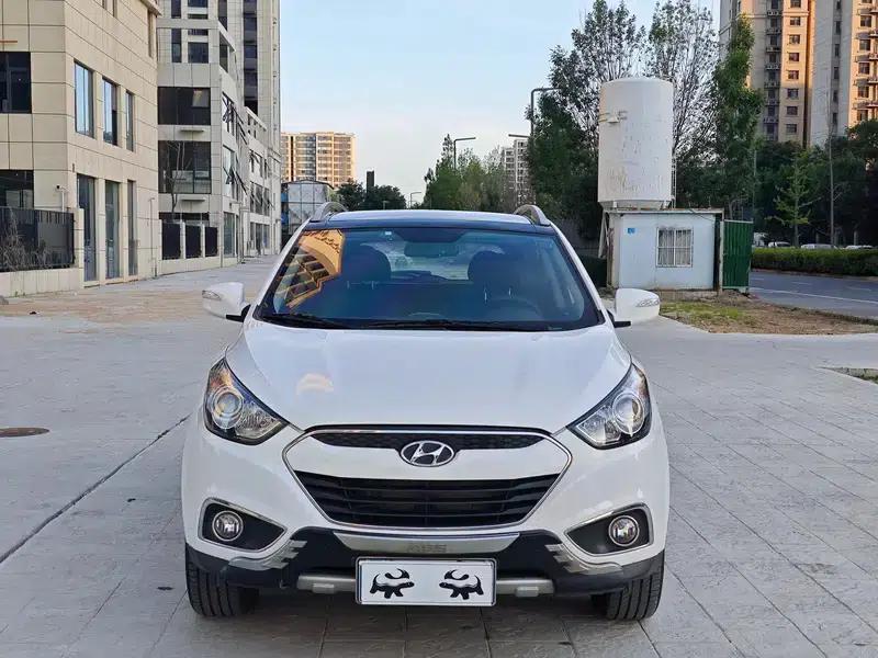 Hyundai ix35 2012 2.0L Automatic 4WD Premium Edition GLS — миниатюра 2