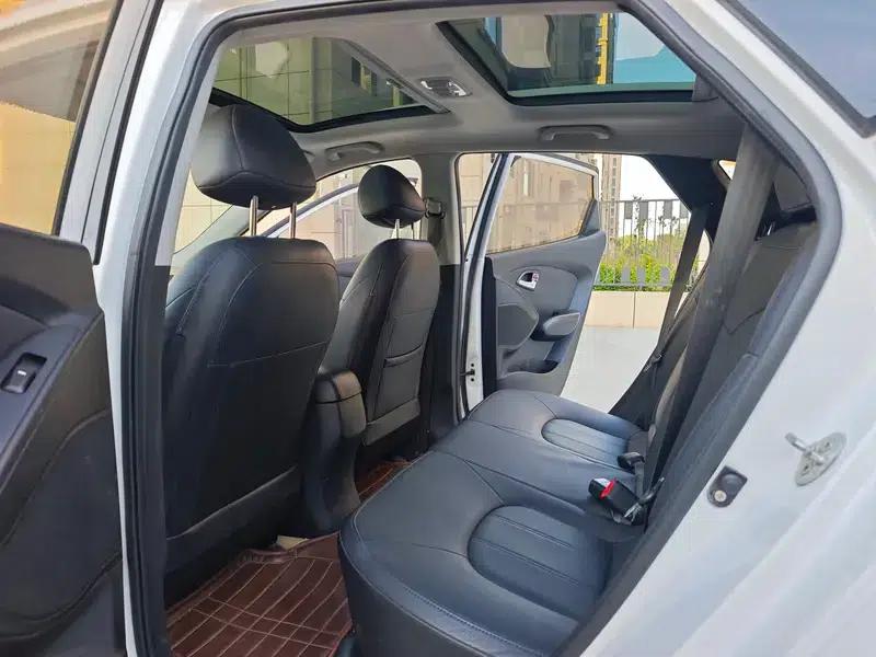 Hyundai ix35 2012 2.0L Automatic 4WD Premium Edition GLS — миниатюра 13