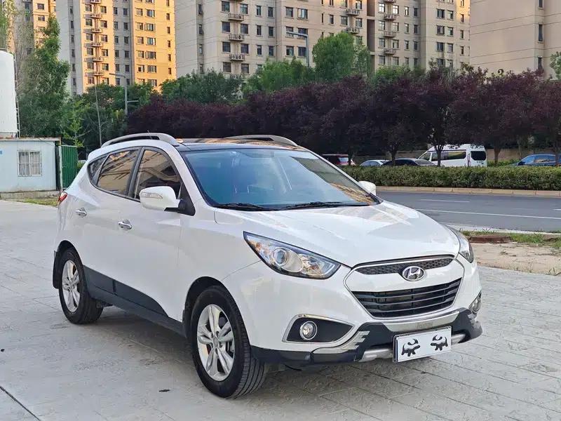 Hyundai ix35 2012 2.0L Automatic 4WD Premium Edition GLS — миниатюра 3