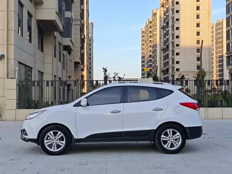 Hyundai ix35 2012 2.0L Automatic 4WD Premium Edition GLS — миниатюра 4