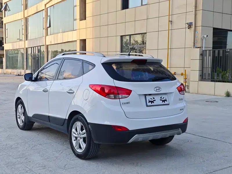 Hyundai ix35 2012 2.0L Automatic 4WD Premium Edition GLS — миниатюра 5