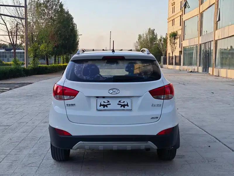 Hyundai ix35 2012 2.0L Automatic 4WD Premium Edition GLS — миниатюра 6