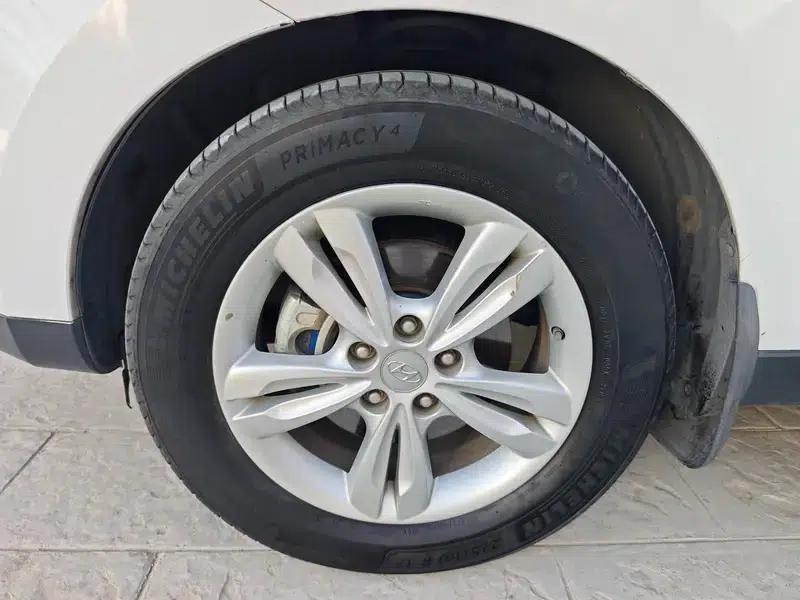 Hyundai ix35 2012 2.0L Automatic 4WD Premium Edition GLS — миниатюра 8